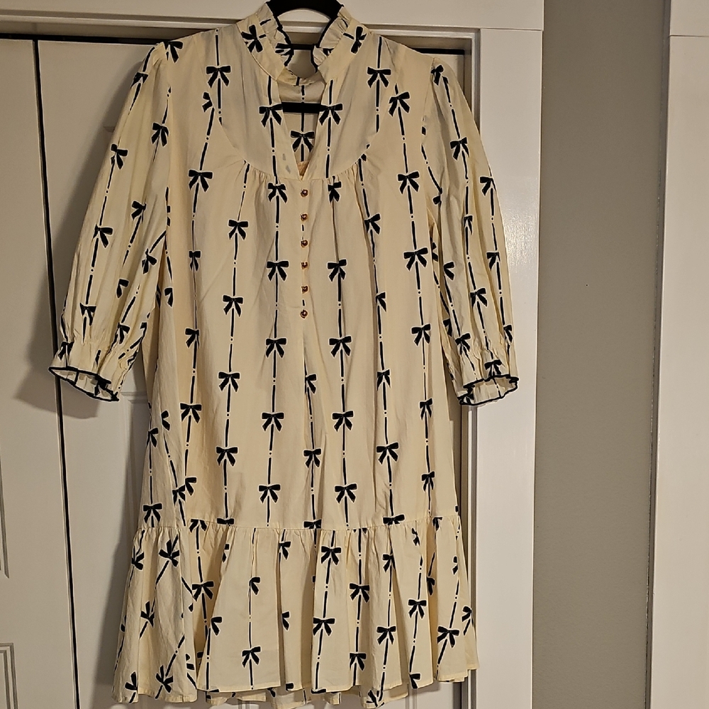 Cream Dress with Black Bow Pattern Womsn